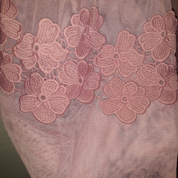Lined Sheer skirt with embroidered flowers - Picture 3 of 5